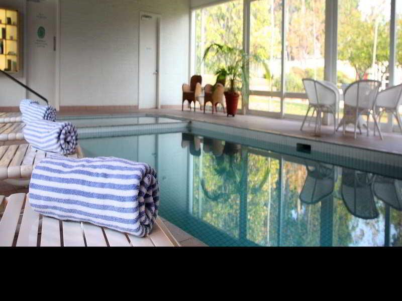 แลนซ์มอร์ ลินเดนเดอรี เรดฮิลล์ Hotel ภายนอก รูปภาพ