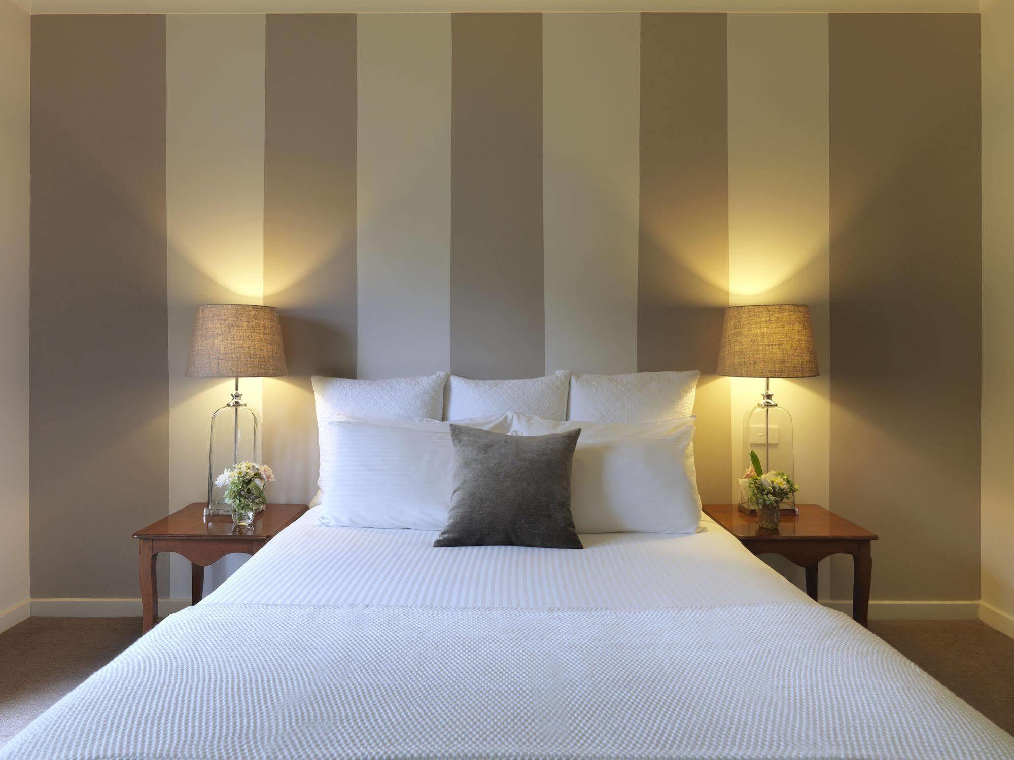 แลนซ์มอร์ ลินเดนเดอรี เรดฮิลล์ Hotel ภายนอก รูปภาพ